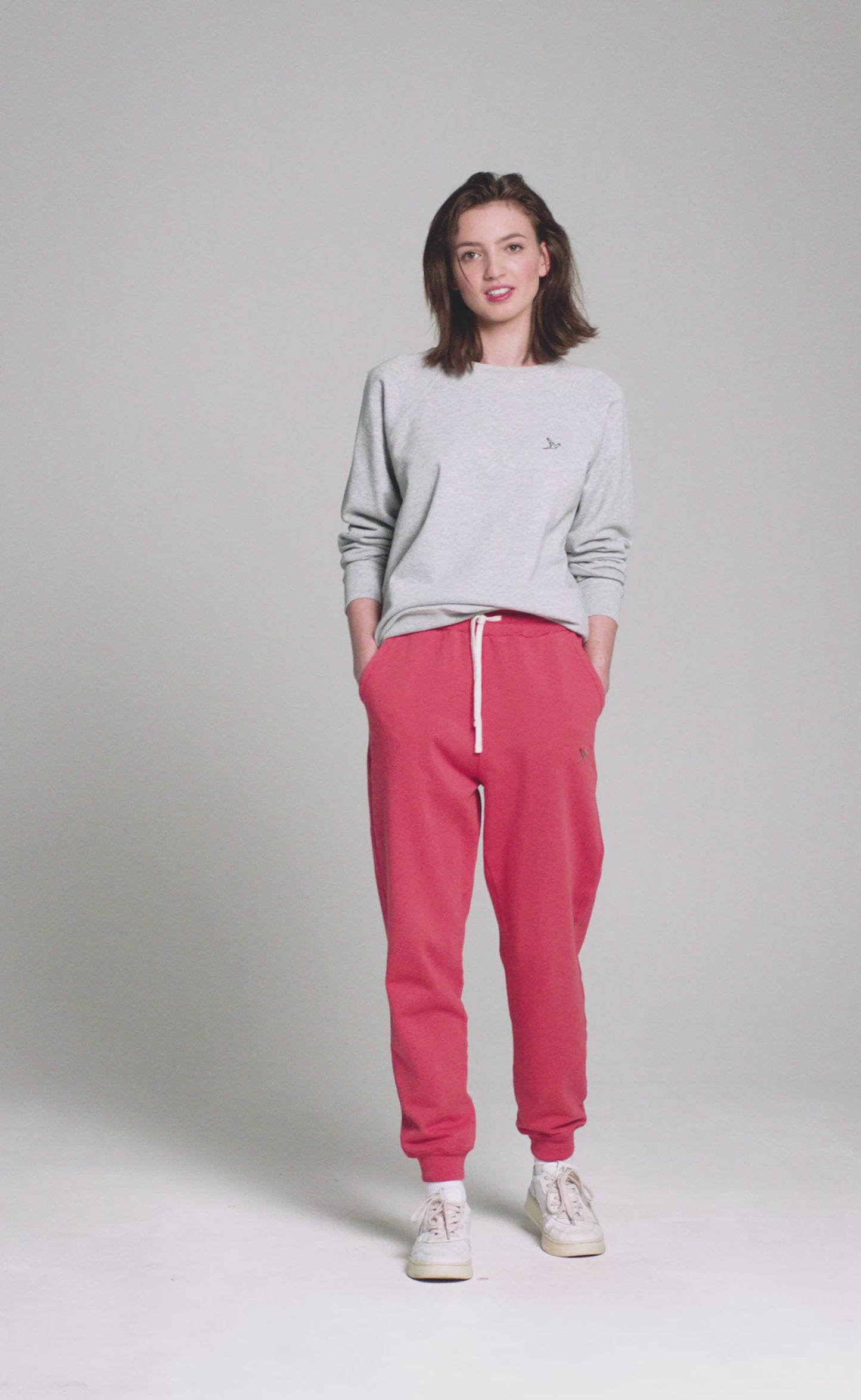 
                  
                    Video in der Galerie ansehen und abspielen, Rundhals - Sweatshirt für Damen – Grau
                  
                