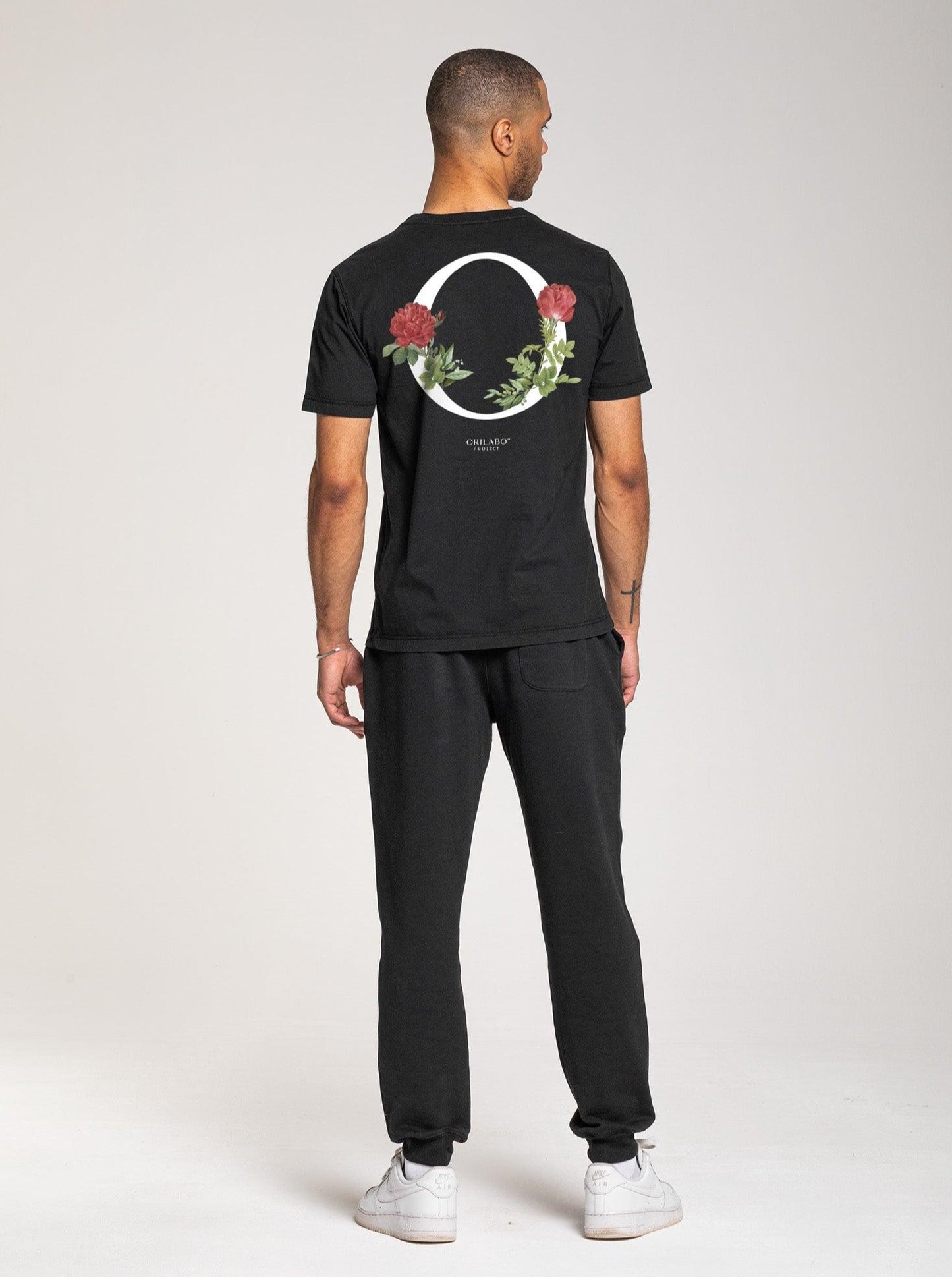 
                  
                    Men's O-Roses T-shirt - Black - ORILABO Project
                  
                